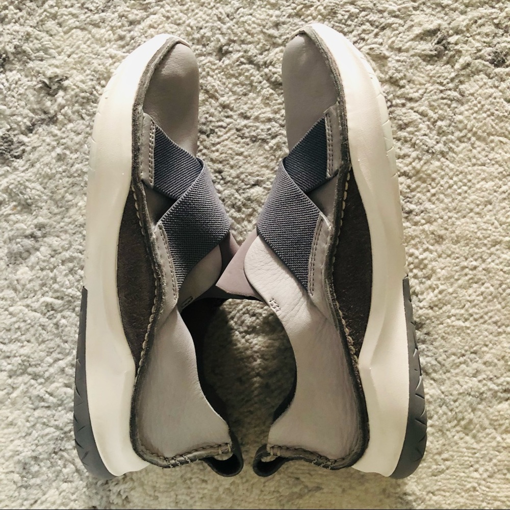 Clarks Privolution Ex Light Grey Leather Medium 7